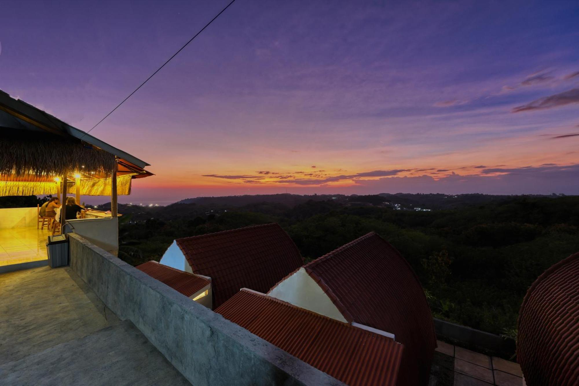 D Sebuluh Bungalow Hotel Batumadeg ภายนอก รูปภาพ